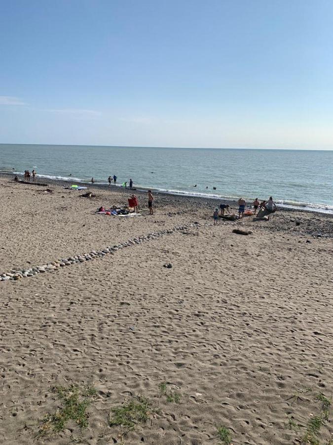 Отель "Чёрный Слон" Sukhumi Bagian luar foto